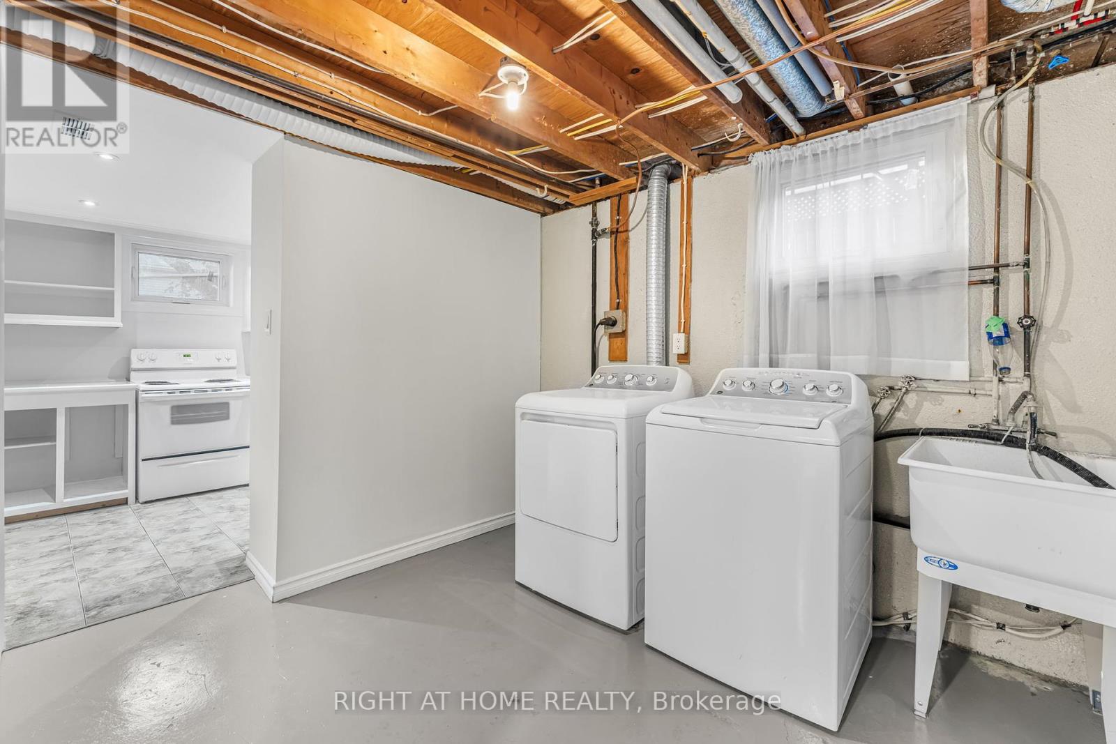 Lower - 6874 Waters Avenue, Niagara Falls, Ontario  L2G 5X3 - Photo 6 - X12458390