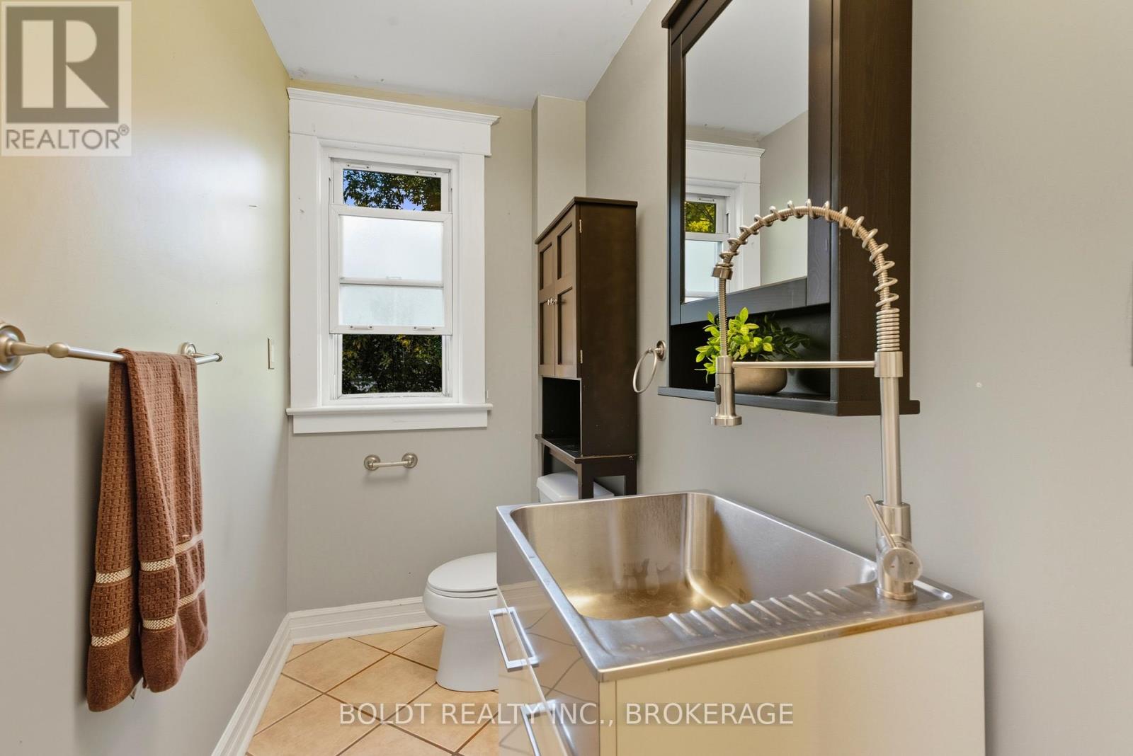 26 Currie Street, St. Catharines, Ontario  L2M 5M6 - Photo 18 - X12458444