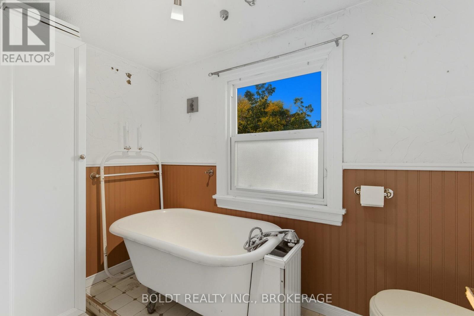 26 Currie Street, St. Catharines, Ontario  L2M 5M6 - Photo 26 - X12458444