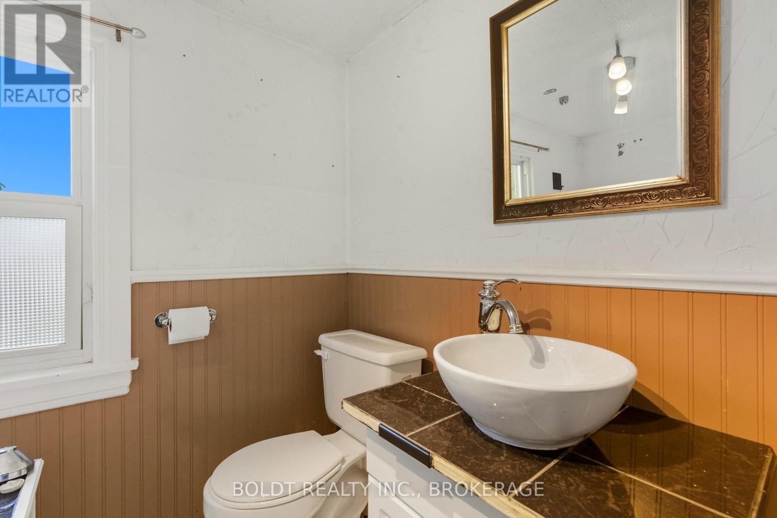 26 Currie Street, St. Catharines, Ontario  L2M 5M6 - Photo 27 - X12458444