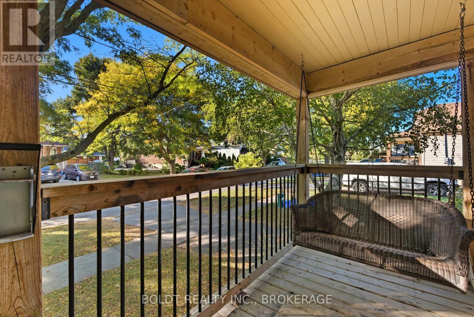 26 Currie Street, St. Catharines, Ontario  L2M 5M6 - Photo 3 - X12458444