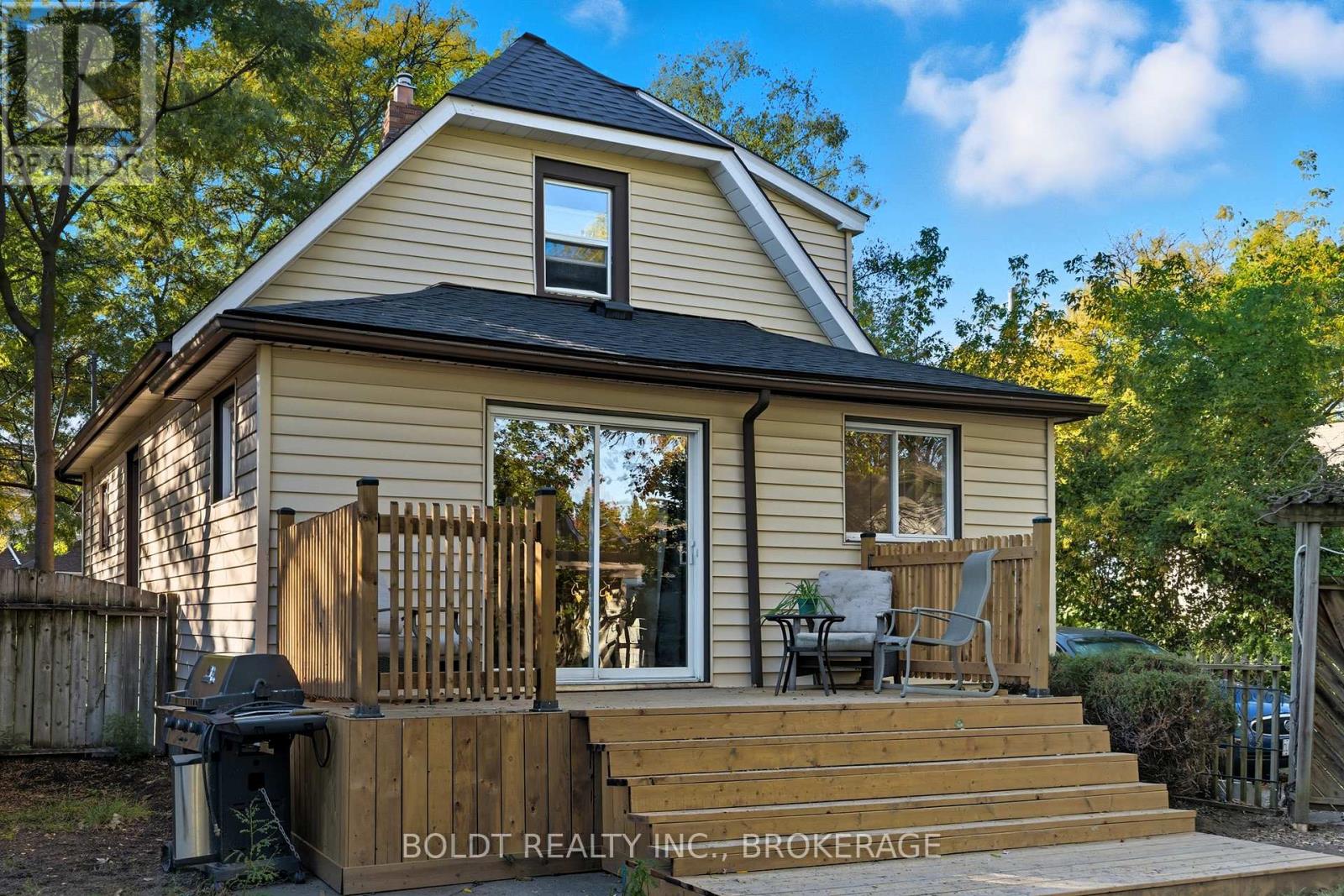 26 Currie Street, St. Catharines, Ontario  L2M 5M6 - Photo 34 - X12458444