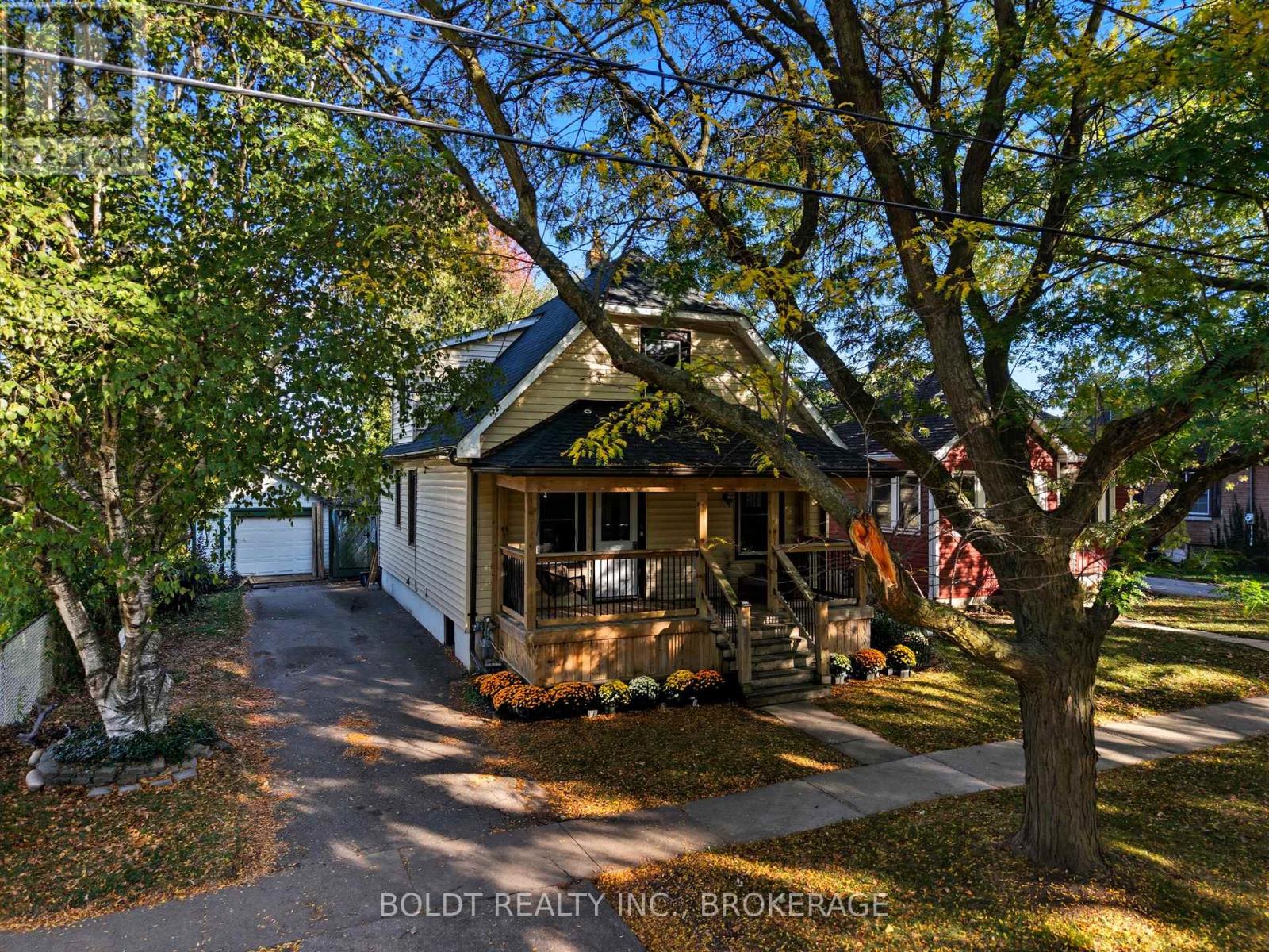 26 Currie Street, St. Catharines, Ontario  L2M 5M6 - Photo 41 - X12458444