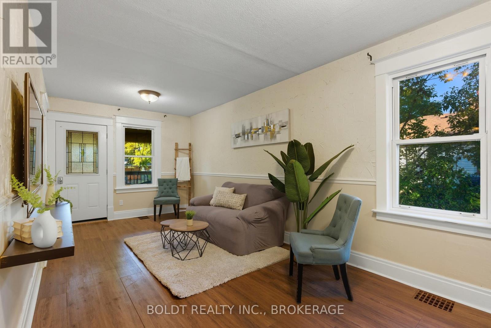 26 Currie Street, St. Catharines, Ontario  L2M 5M6 - Photo 7 - X12458444