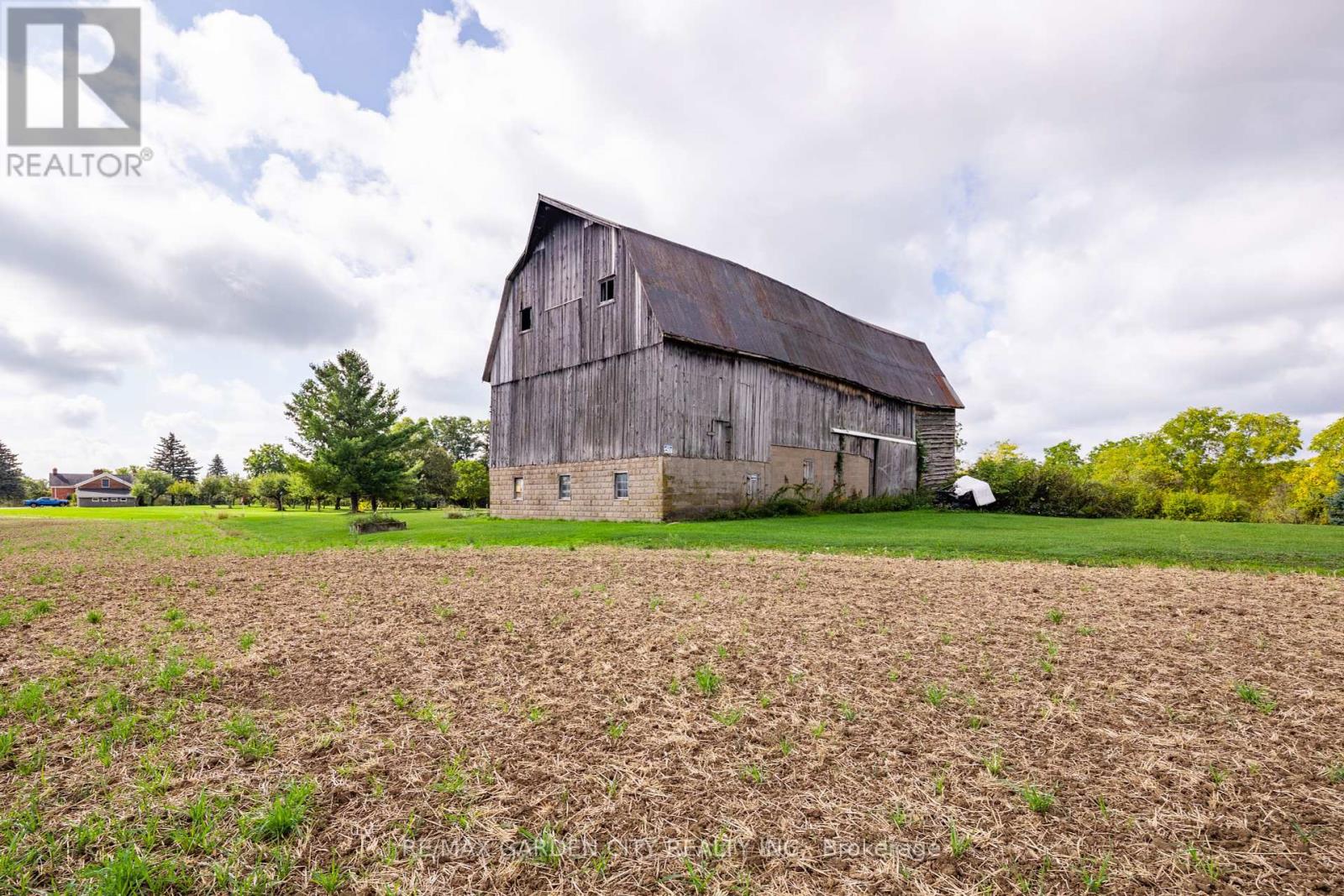 2432 Seburn Road, Thorold, Ontario  L0S 1E6 - Photo 36 - X12458445
