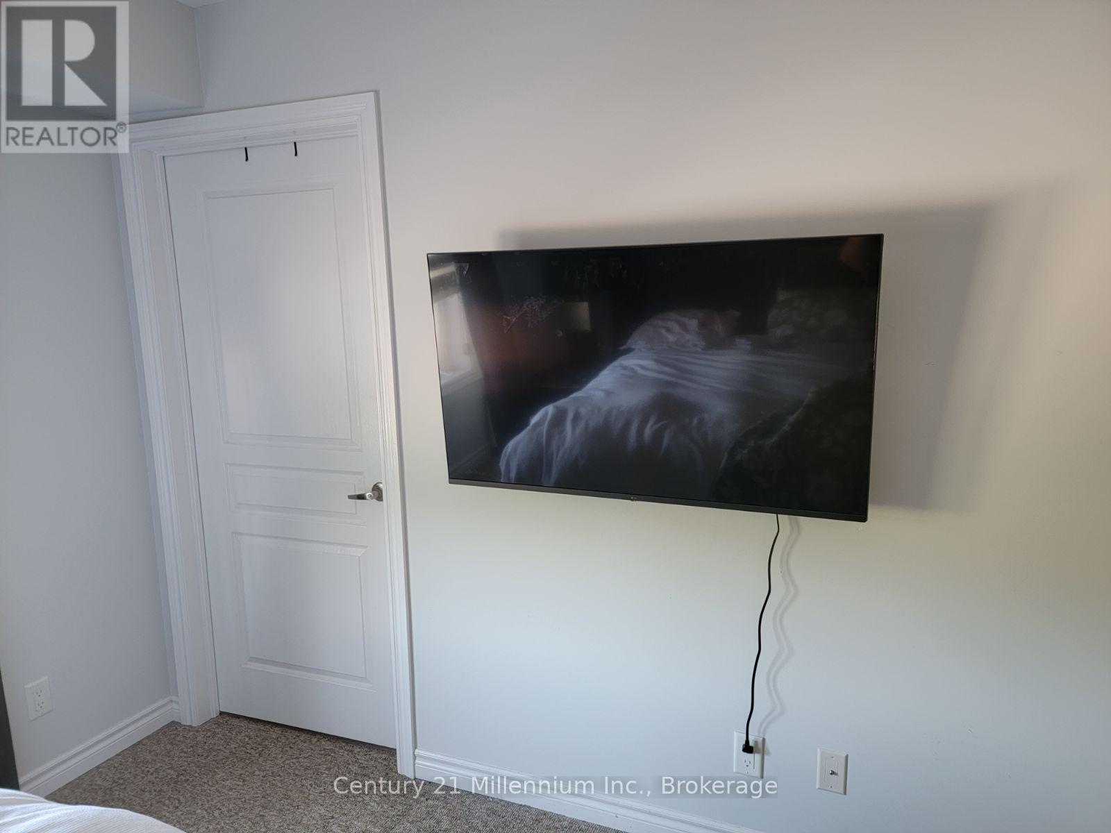 208 - 10 Brandy Lane Drive, Collingwood, Ontario  L9Y 0X4 - Photo 12 - S12458442