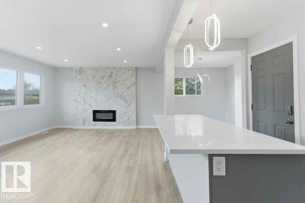 12808 133 Av Nw, Edmonton, Alberta  T5L 3S3 - Photo 3 - E4461834