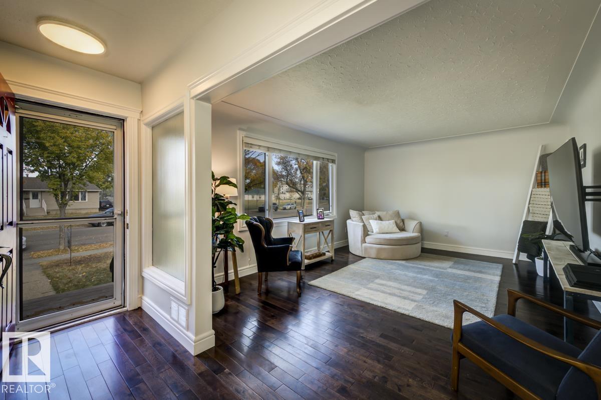 13619 122 Av Nw, Edmonton, Alberta  T5L 2W1 - Photo 2 - E4461783