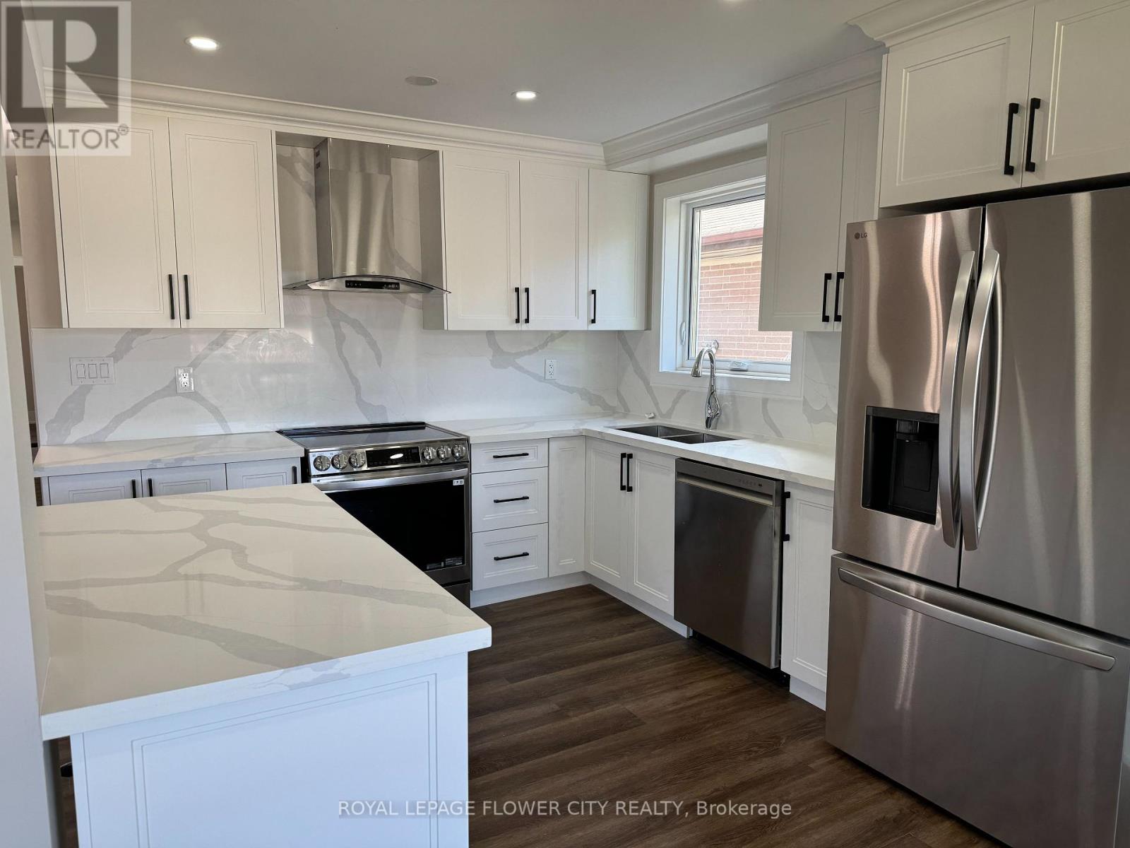 221 Acton Avenue, Toronto, Ontario  M3H 4H8 - Photo 12 - C12458435