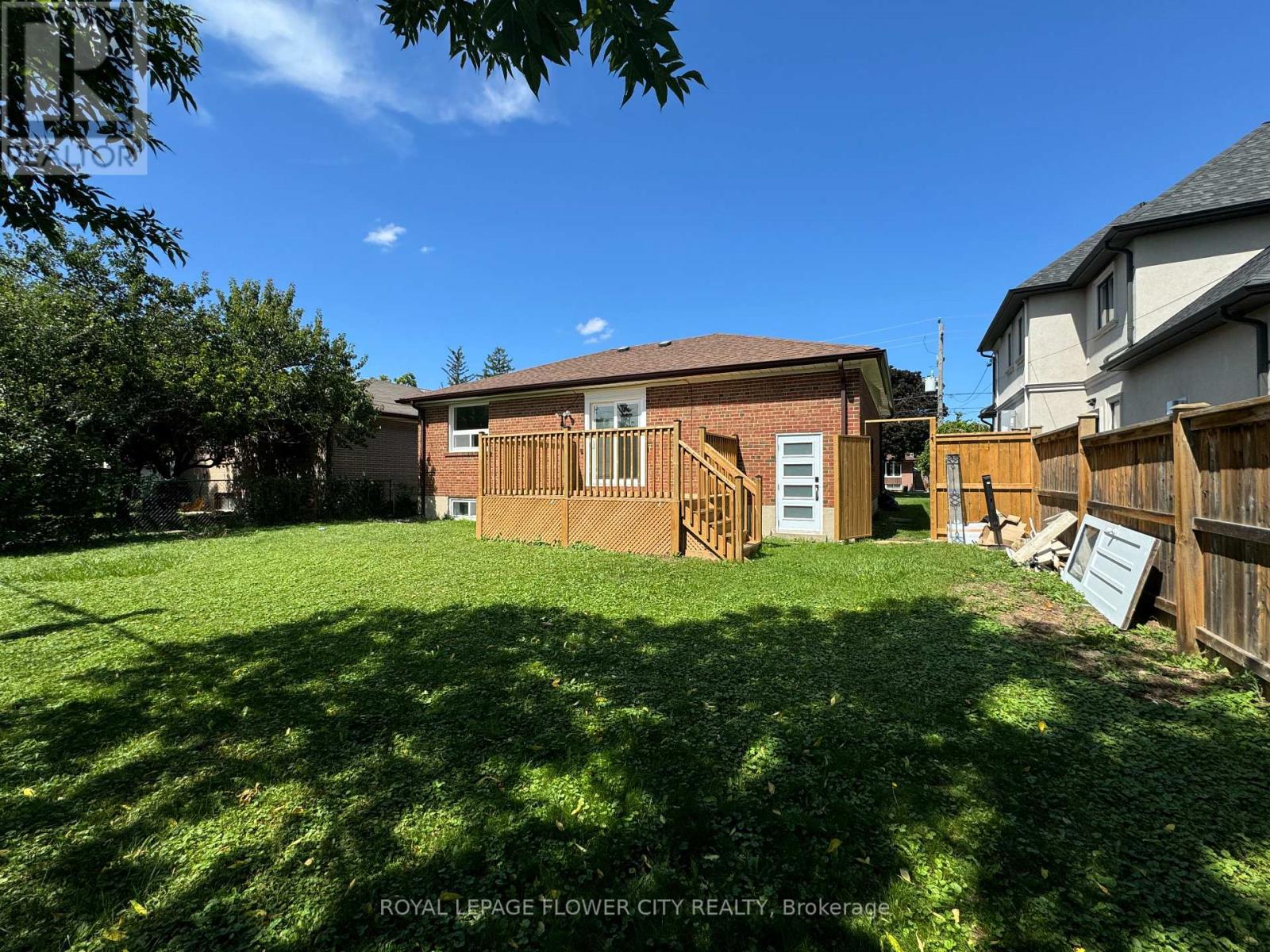 221 Acton Avenue, Toronto, Ontario  M3H 4H8 - Photo 31 - C12458435