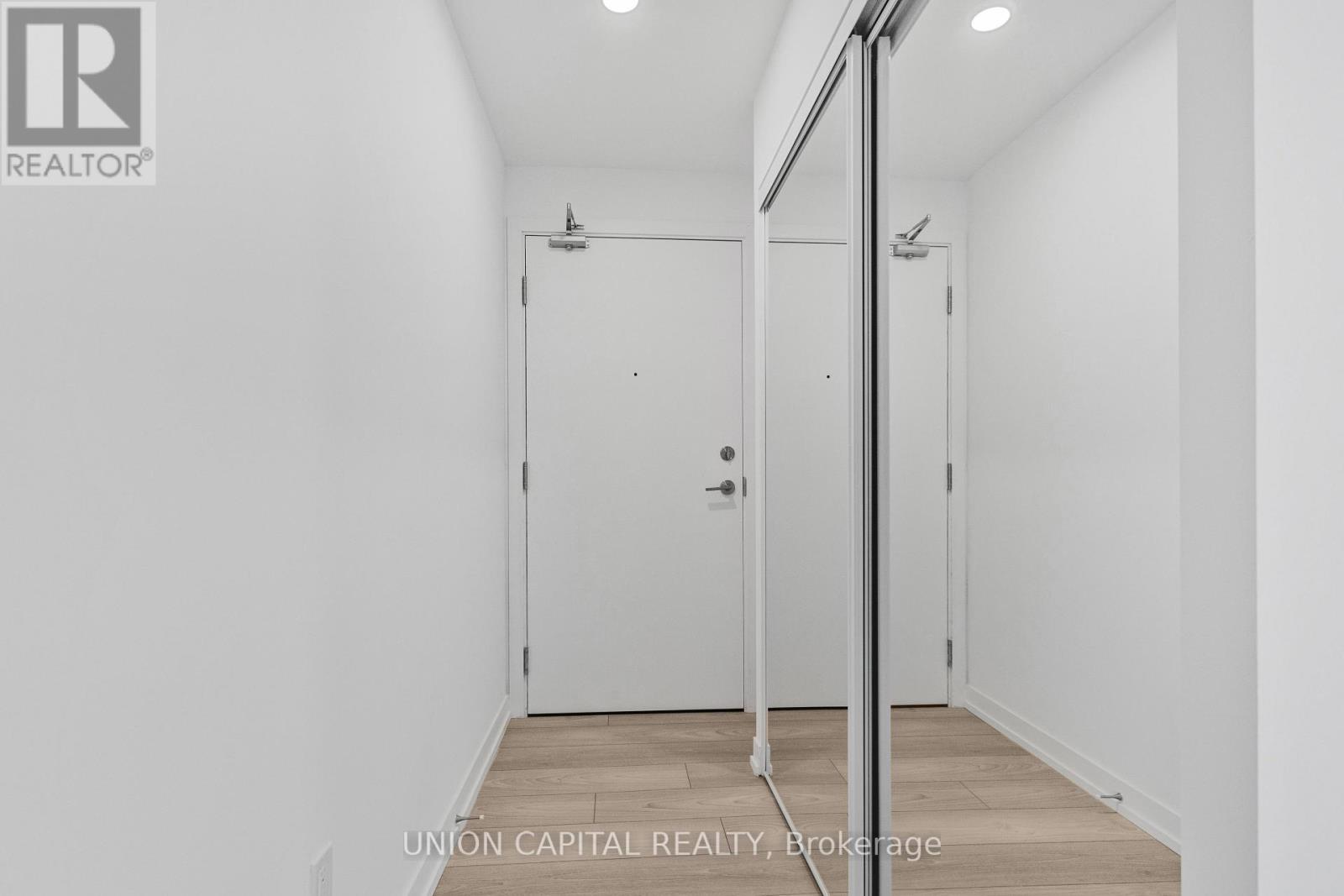 3517 - 82 Dalhousie Street, Toronto, Ontario  M5B 0C5 - Photo 3 - C12458446