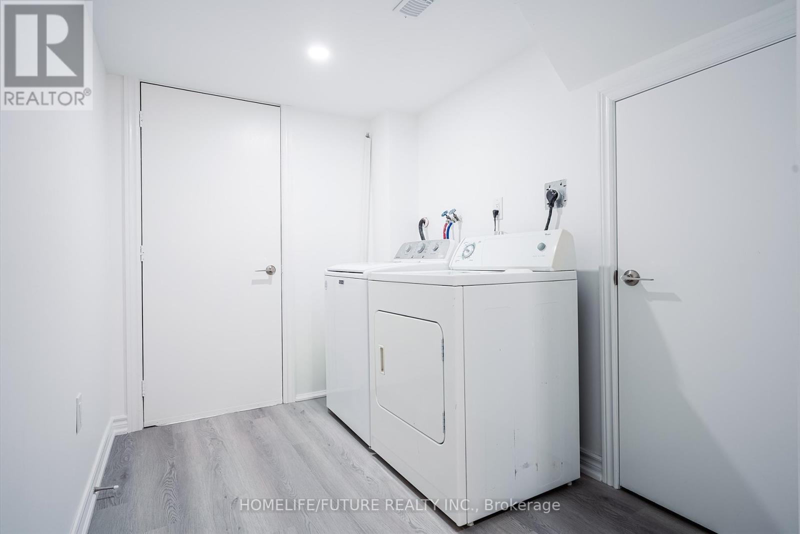 18 Mansbridge Crescent, Ajax, Ontario  L1Z 1S3 - Photo 5 - E12458434