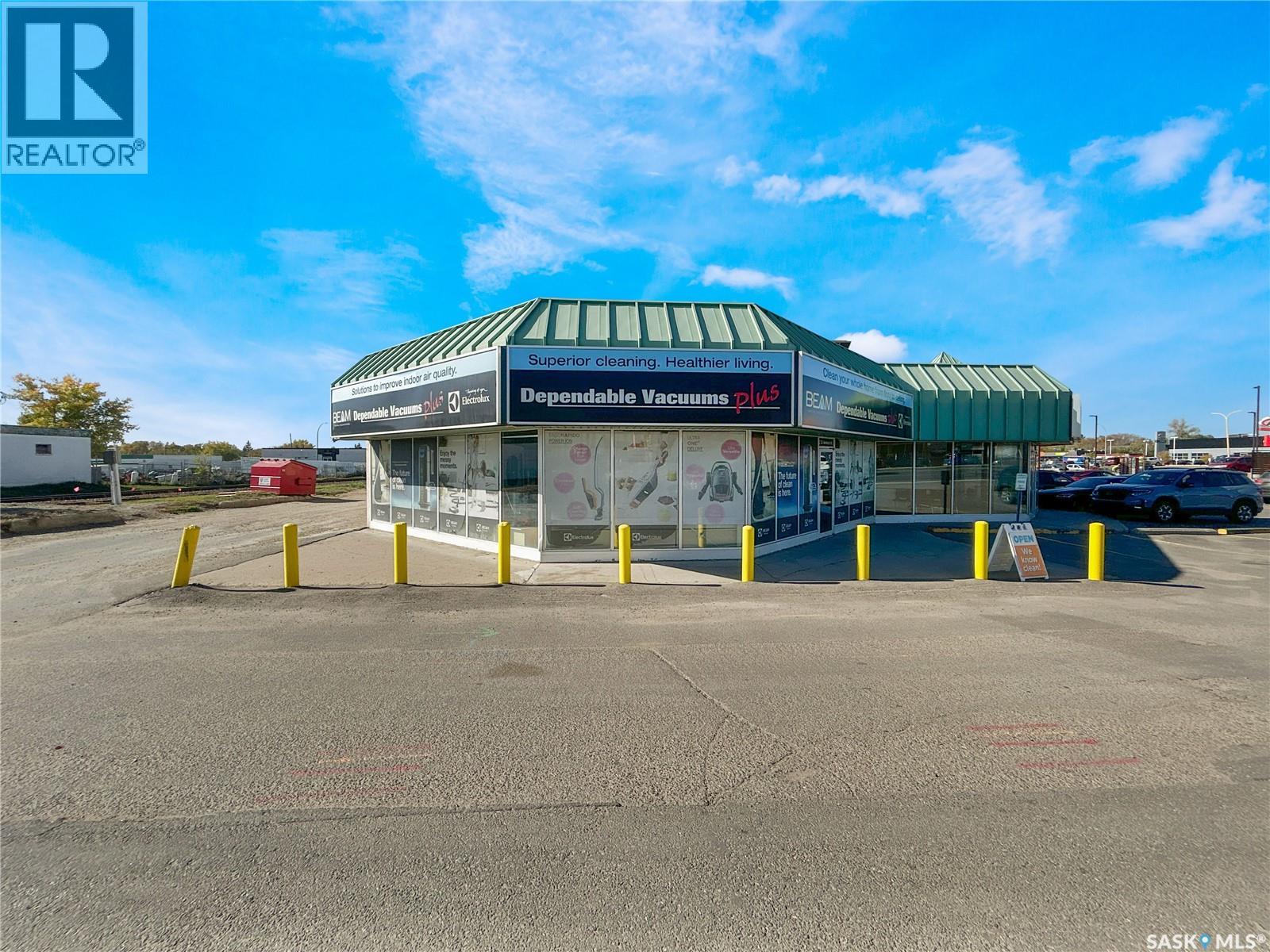 2703 Avonhurst Drive, Regina, Saskatchewan  S4R 3J3 - Photo 1 - SK020664