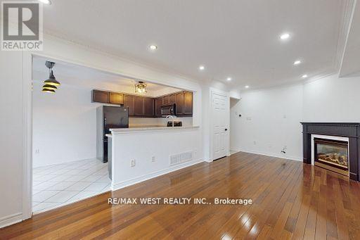 56 Long Point Drive, Richmond Hill, Ontario  L4E 3W8 - Photo 9 - N12458453