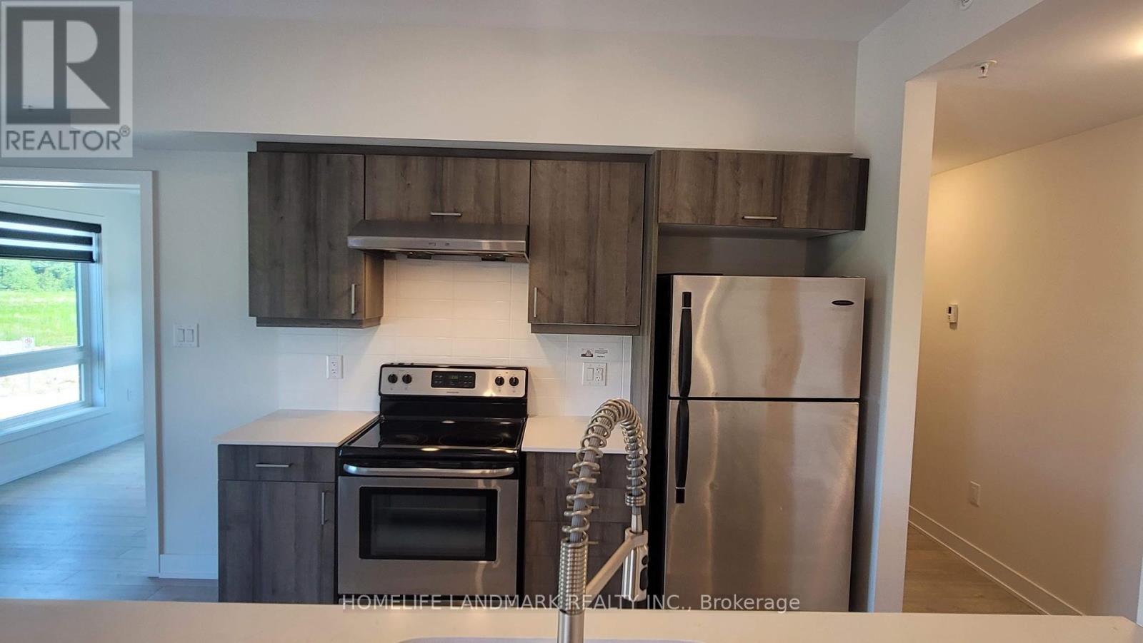 111 - 10 Culinary Lane, Barrie, Ontario  L9J 0J7 - Photo 8 - S12458441