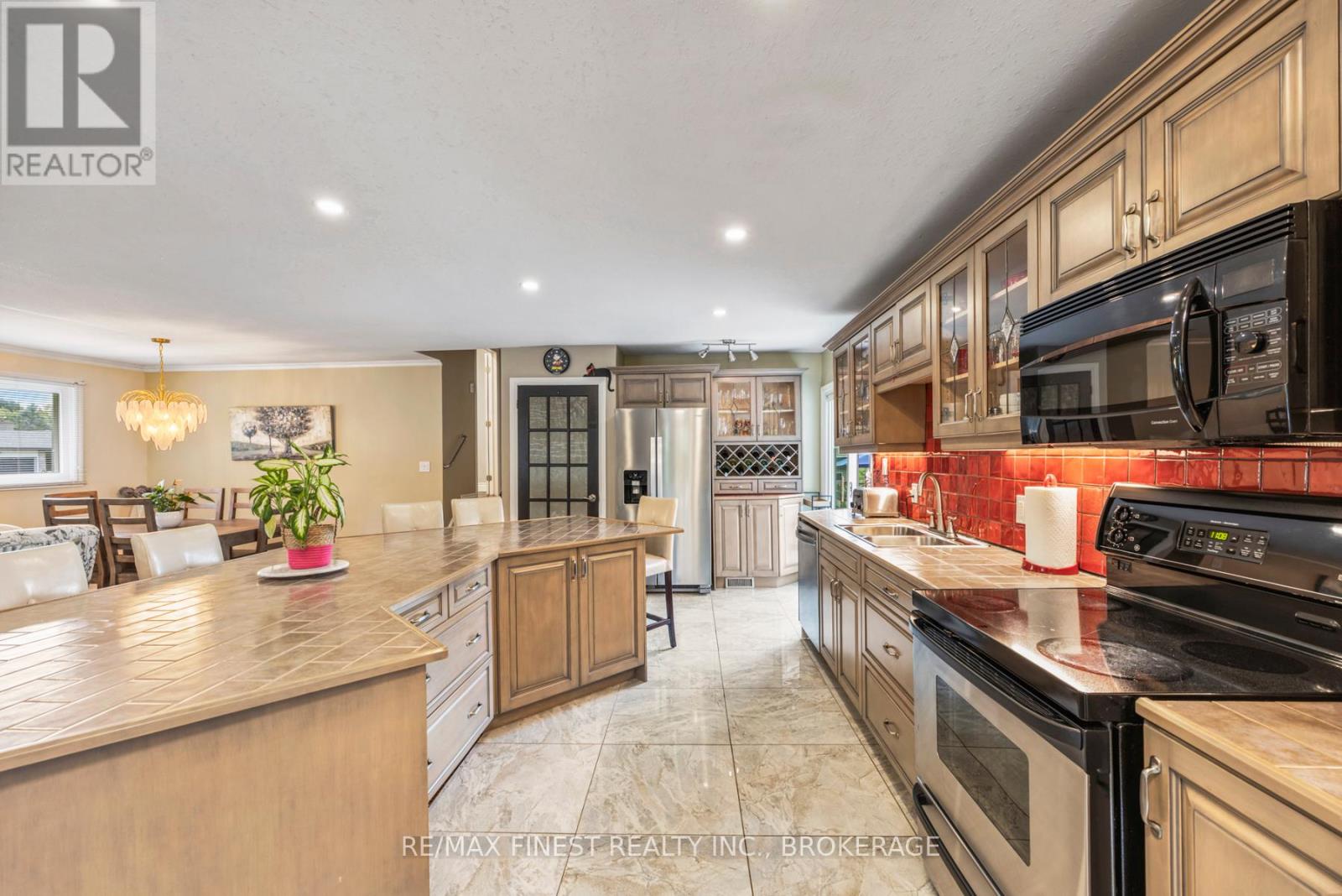 895 Brodie Avenue, Kingston (City Southwest), Ontario  K7M 4P8 - Photo 8 - X12412926
