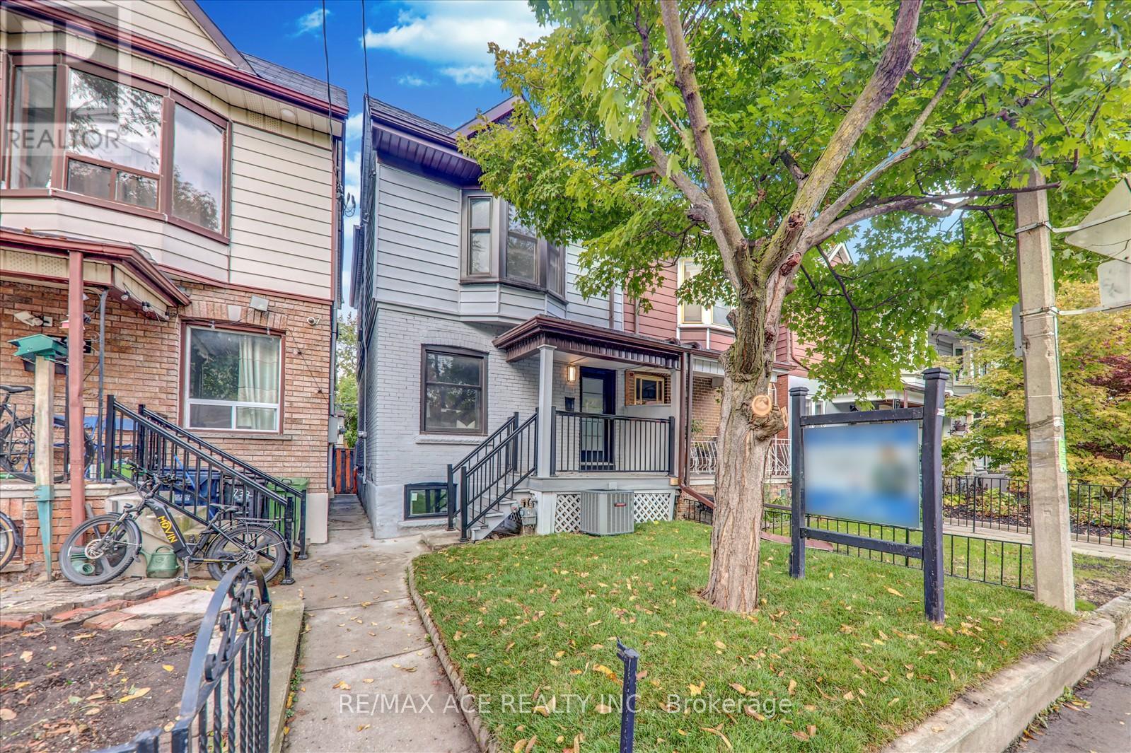 734 BROCK AVENUE, Toronto, Ontario