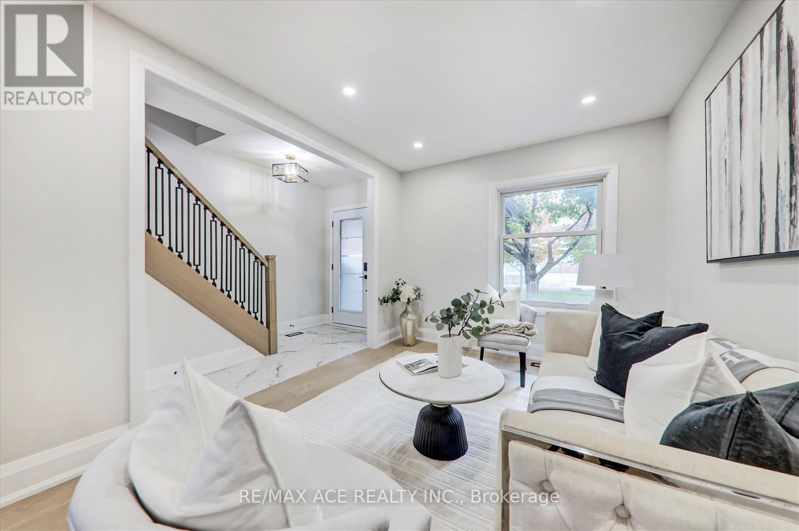 734 Brock Avenue, Toronto, Ontario  M6H 3P2 - Photo 10 - W12458437