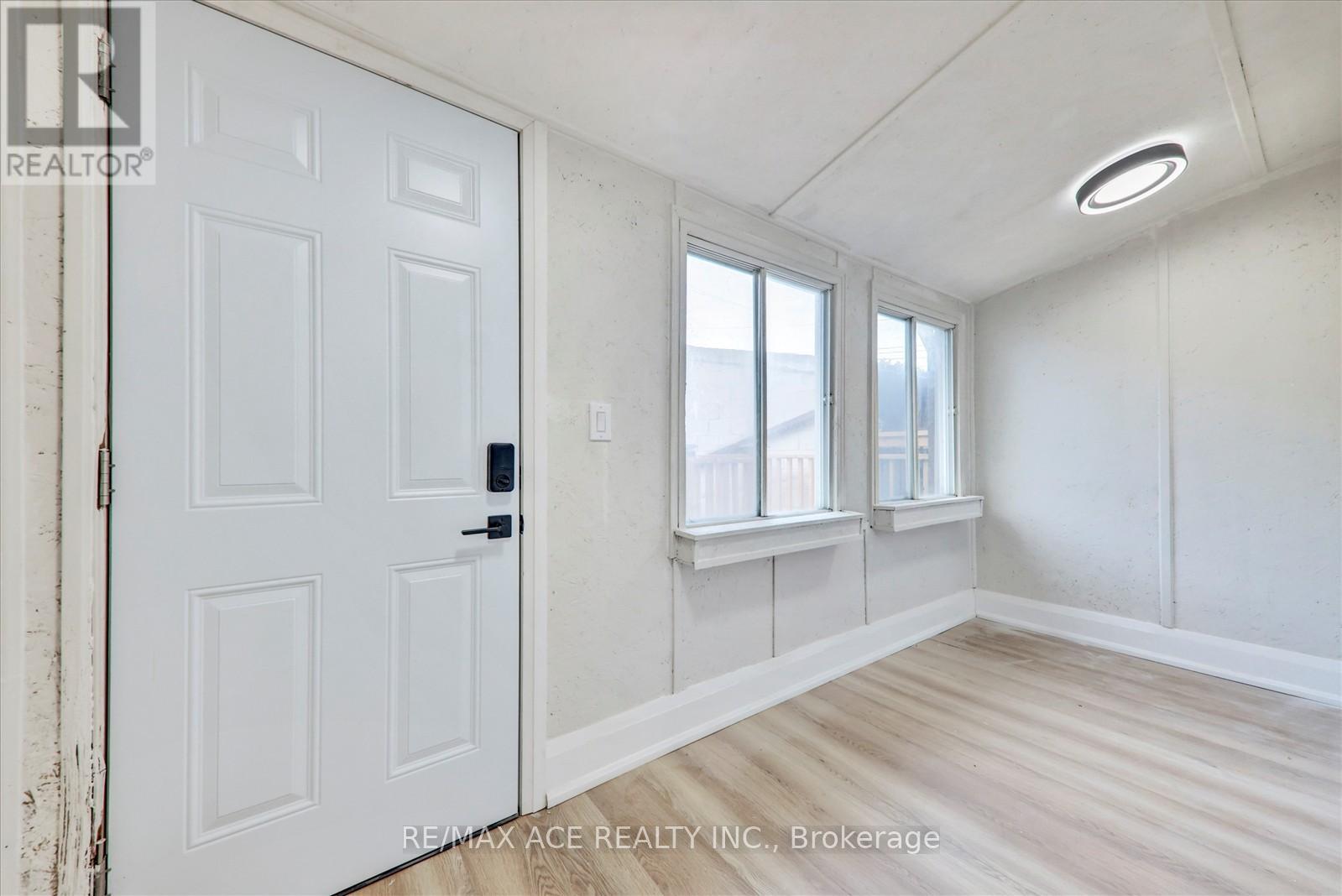 734 Brock Avenue, Toronto, Ontario  M6H 3P2 - Photo 12 - W12458437