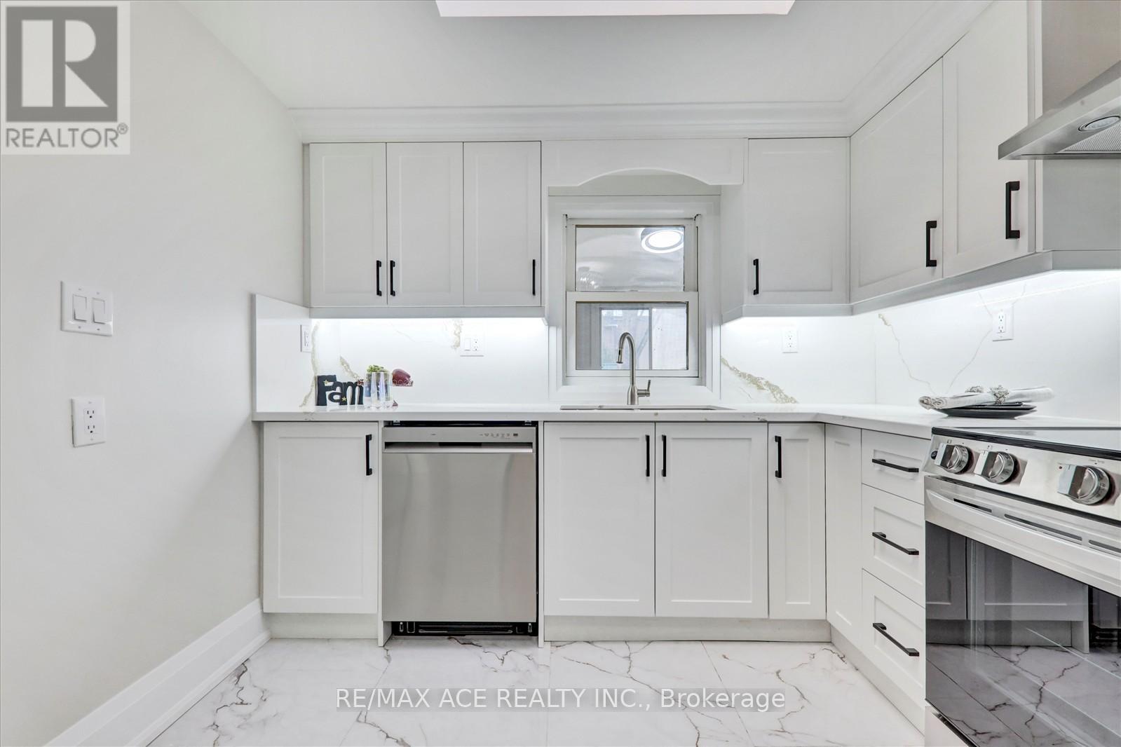 734 Brock Avenue, Toronto, Ontario  M6H 3P2 - Photo 16 - W12458437