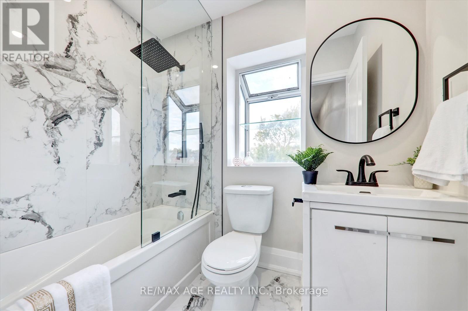 734 Brock Avenue, Toronto, Ontario  M6H 3P2 - Photo 22 - W12458437