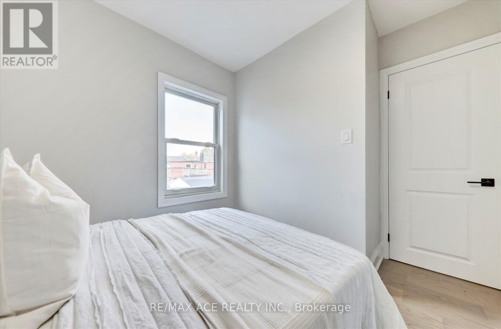 734 Brock Avenue, Toronto, Ontario  M6H 3P2 - Photo 24 - W12458437