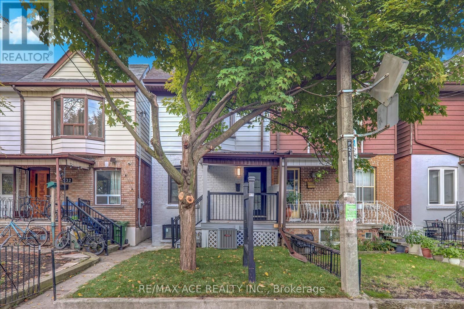 734 Brock Avenue, Toronto, Ontario  M6H 3P2 - Photo 3 - W12458437