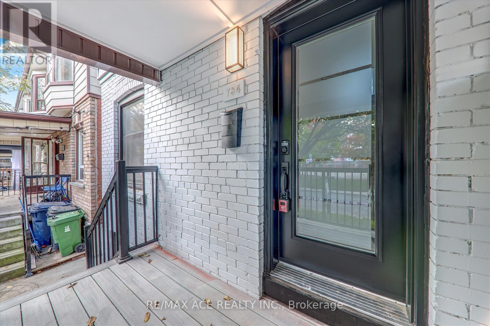 734 Brock Avenue, Toronto, Ontario  M6H 3P2 - Photo 5 - W12458437