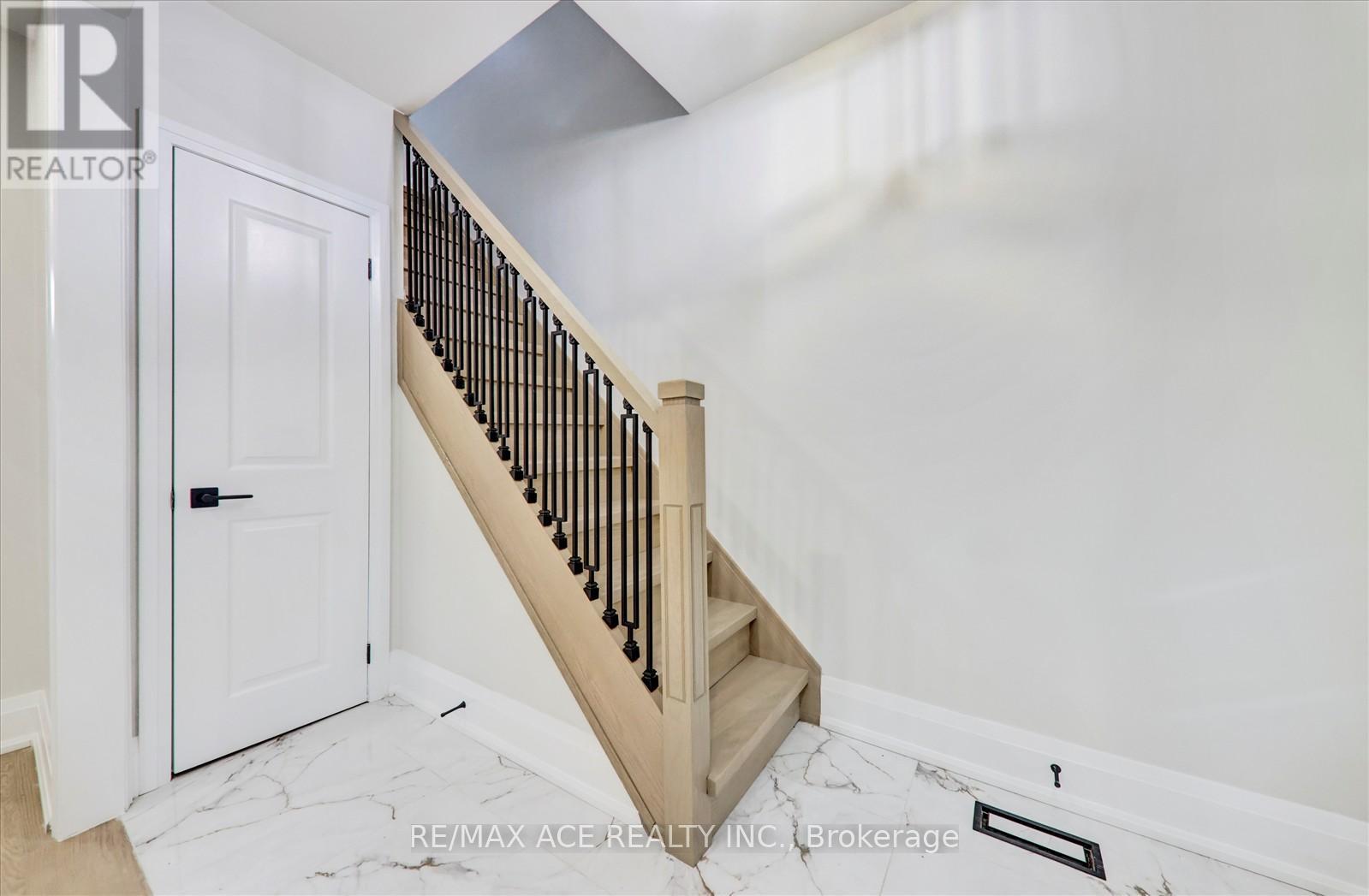 734 Brock Avenue, Toronto, Ontario  M6H 3P2 - Photo 7 - W12458437