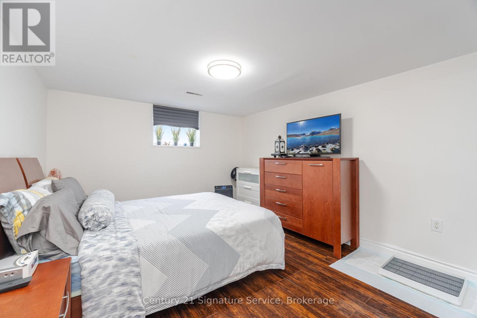 Basement - 3583 Ellengale Drive, Mississauga, Ontario  L5C 1Z8 - Photo 11 - W12458438