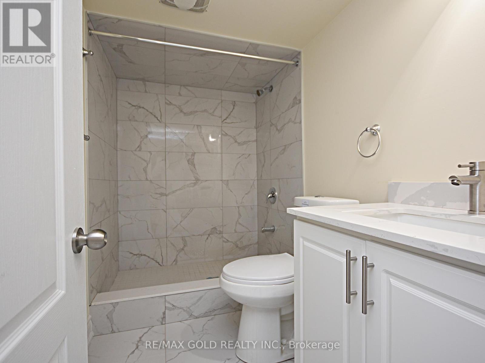 Lower - 110 Banbridge Crescent, Brampton, Ontario  L6X 5M2 - Photo 13 - W12458452