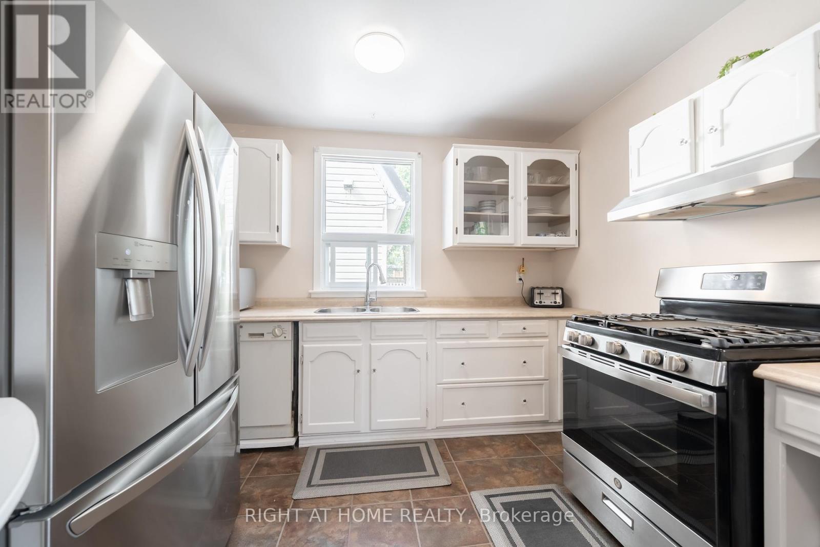 3392 Coronation Avenue, Severn, Ontario  L0K 1G0 - Photo 13 - S12368266