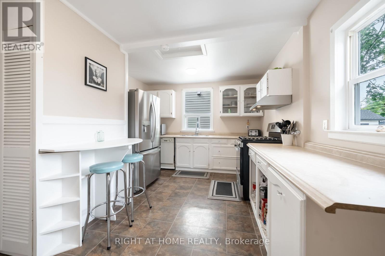 3392 Coronation Avenue, Severn, Ontario  L0K 1G0 - Photo 14 - S12368266