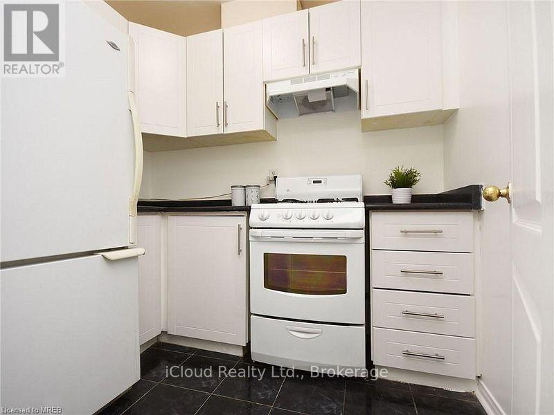Main Flr - 5864 Delle Donne Drive, Mississauga, Ontario  L5M 7A3 - Photo 7 - W12452409