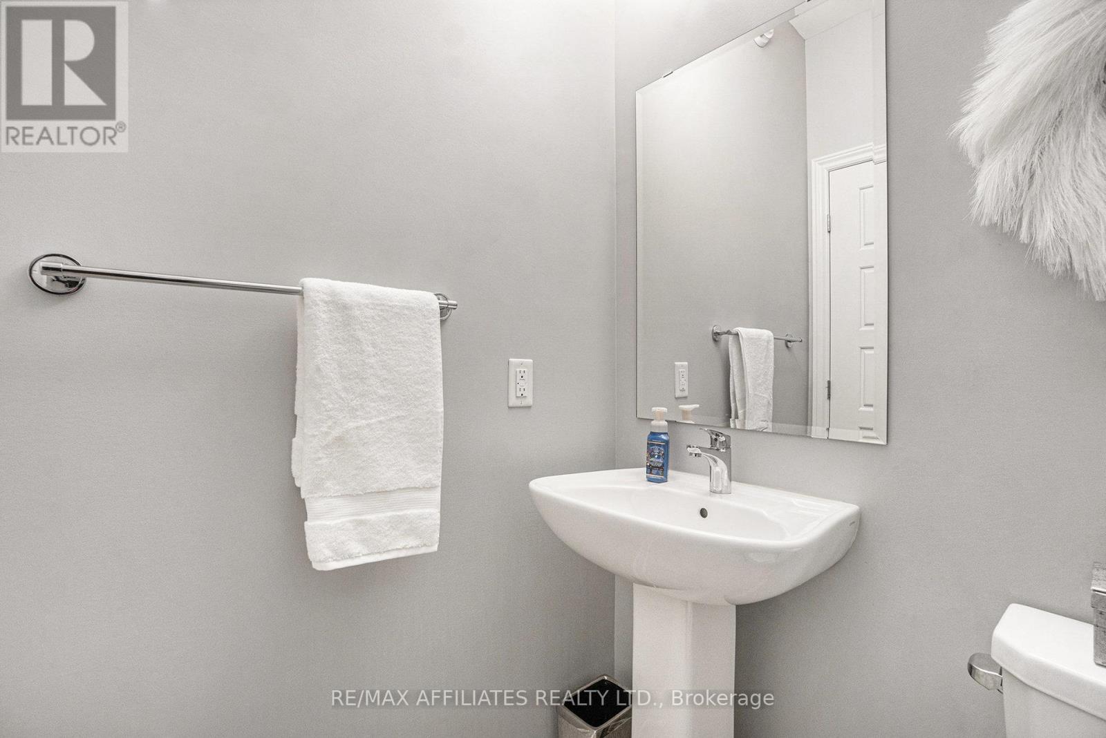 812 Tewin Circle, Ottawa, Ontario  K4A 1K3 - Photo 13 - X12458454