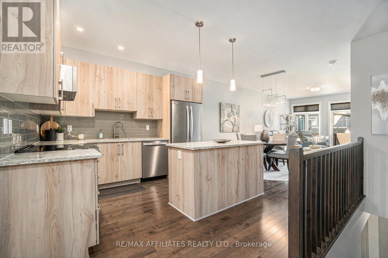 812 Tewin Circle, Ottawa, Ontario  K4A 1K3 - Photo 4 - X12458454