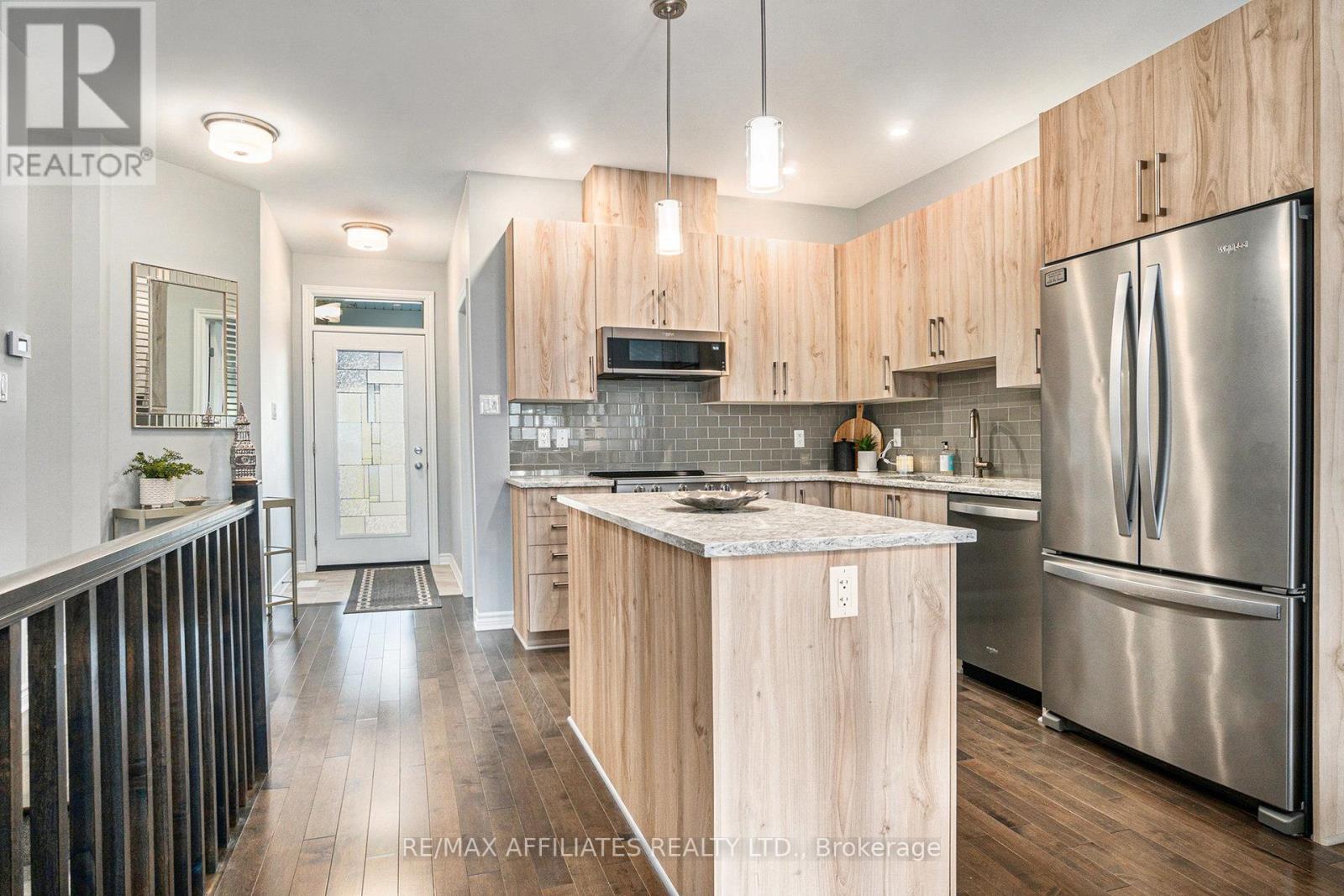 812 Tewin Circle, Ottawa, Ontario  K4A 1K3 - Photo 6 - X12458454