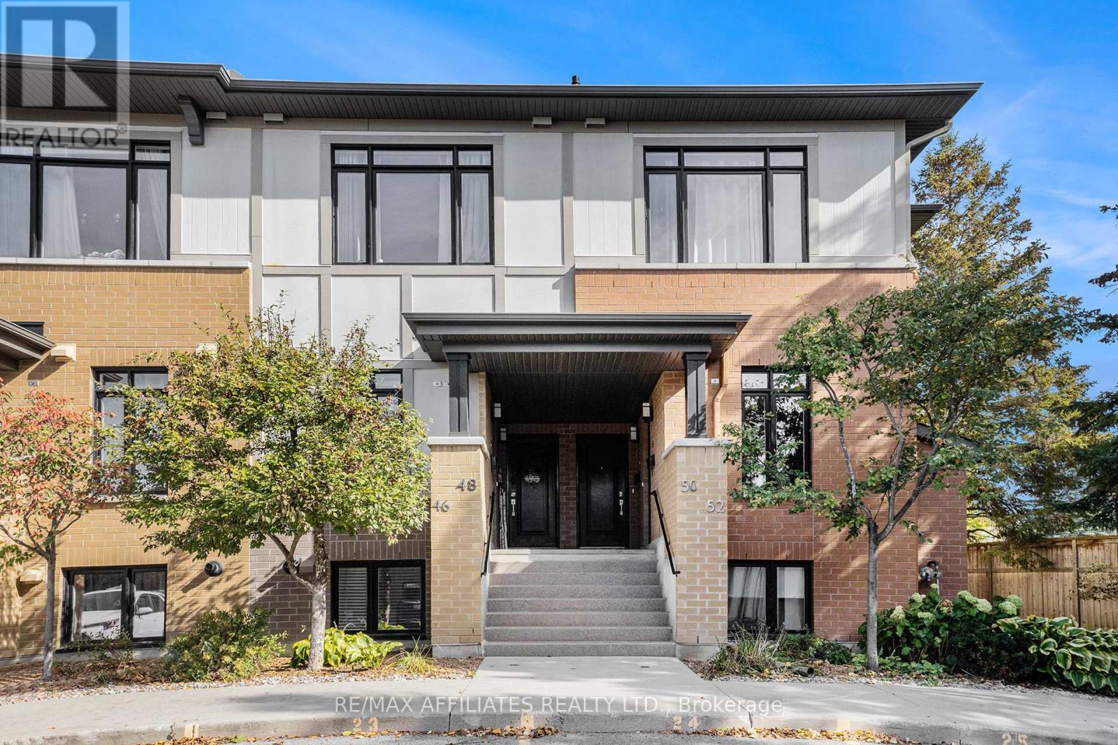 52 BERGERON PRIVATE, Ottawa, Ontario