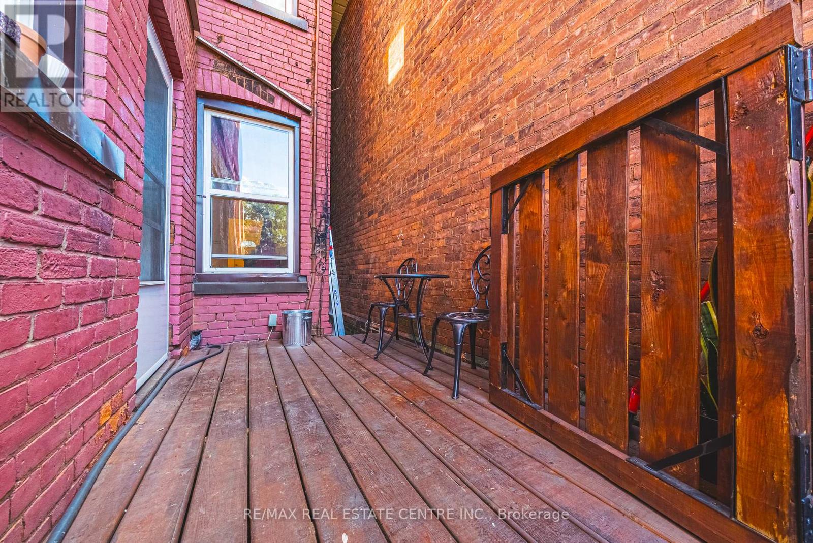 215 Mary Street, Hamilton, Ontario  L8L 4W2 - Photo 26 - X12458440
