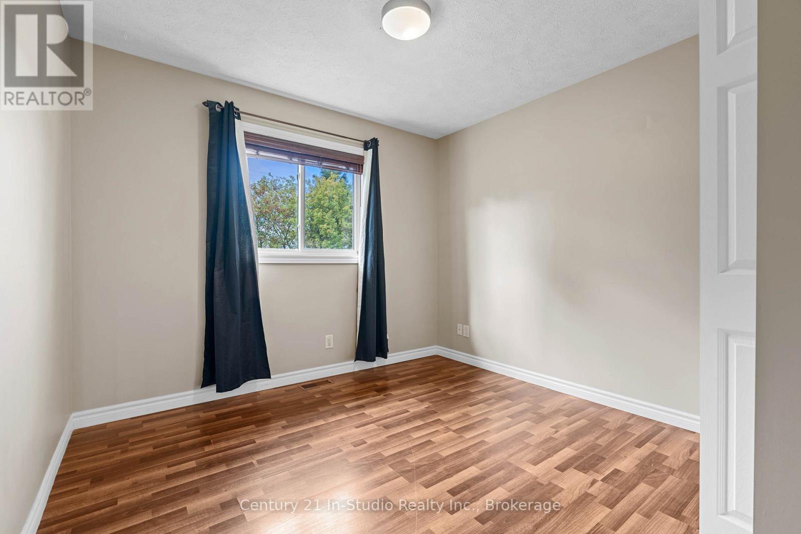 72 Jane Street, Chatsworth, Ontario  N0H 1G0 - Photo 20 - X12458466
