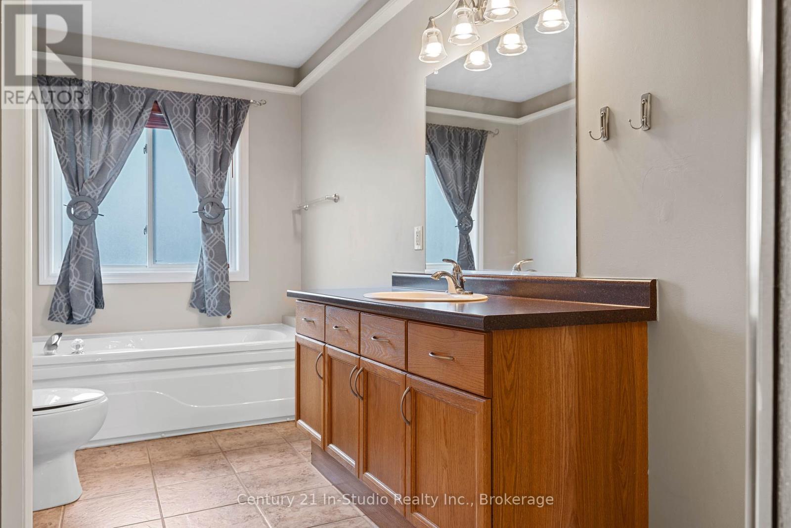 72 Jane Street, Chatsworth, Ontario  N0H 1G0 - Photo 26 - X12458466