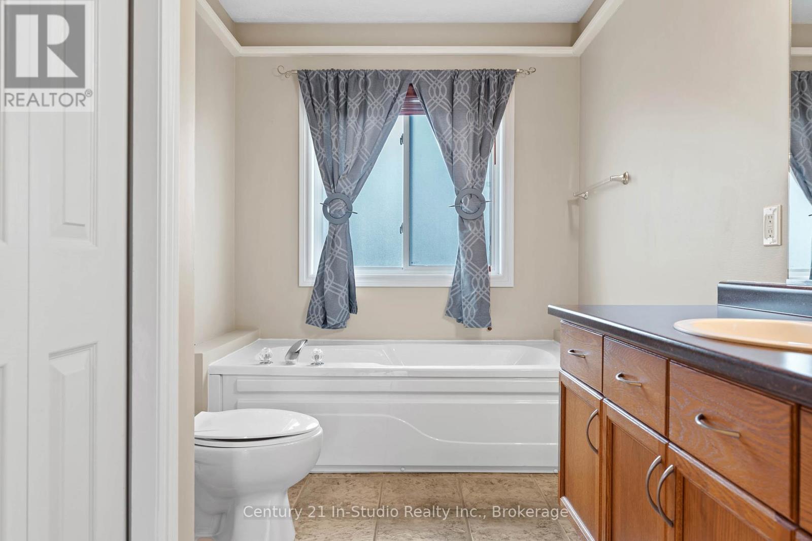 72 Jane Street, Chatsworth, Ontario  N0H 1G0 - Photo 27 - X12458466