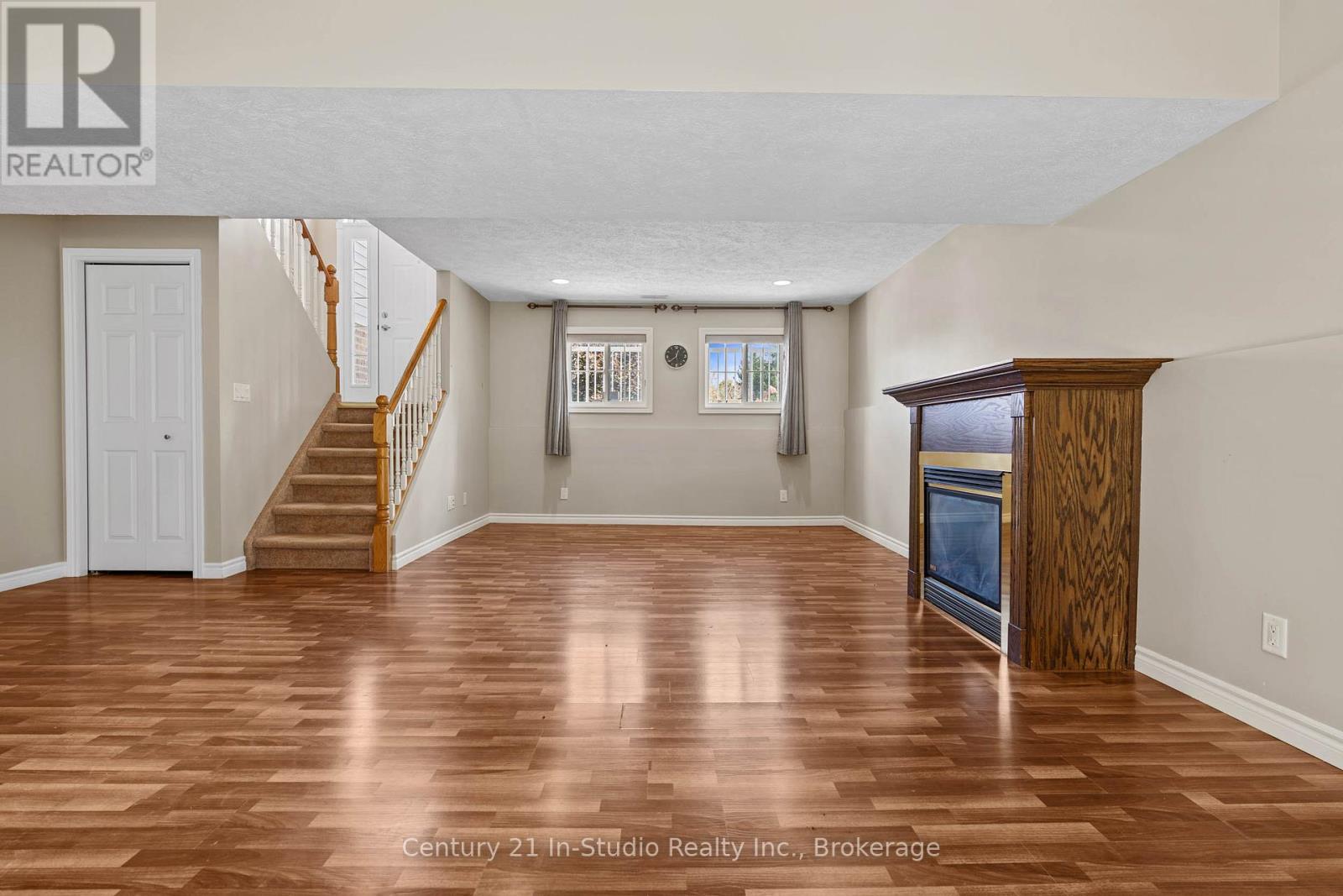72 Jane Street, Chatsworth, Ontario  N0H 1G0 - Photo 32 - X12458466