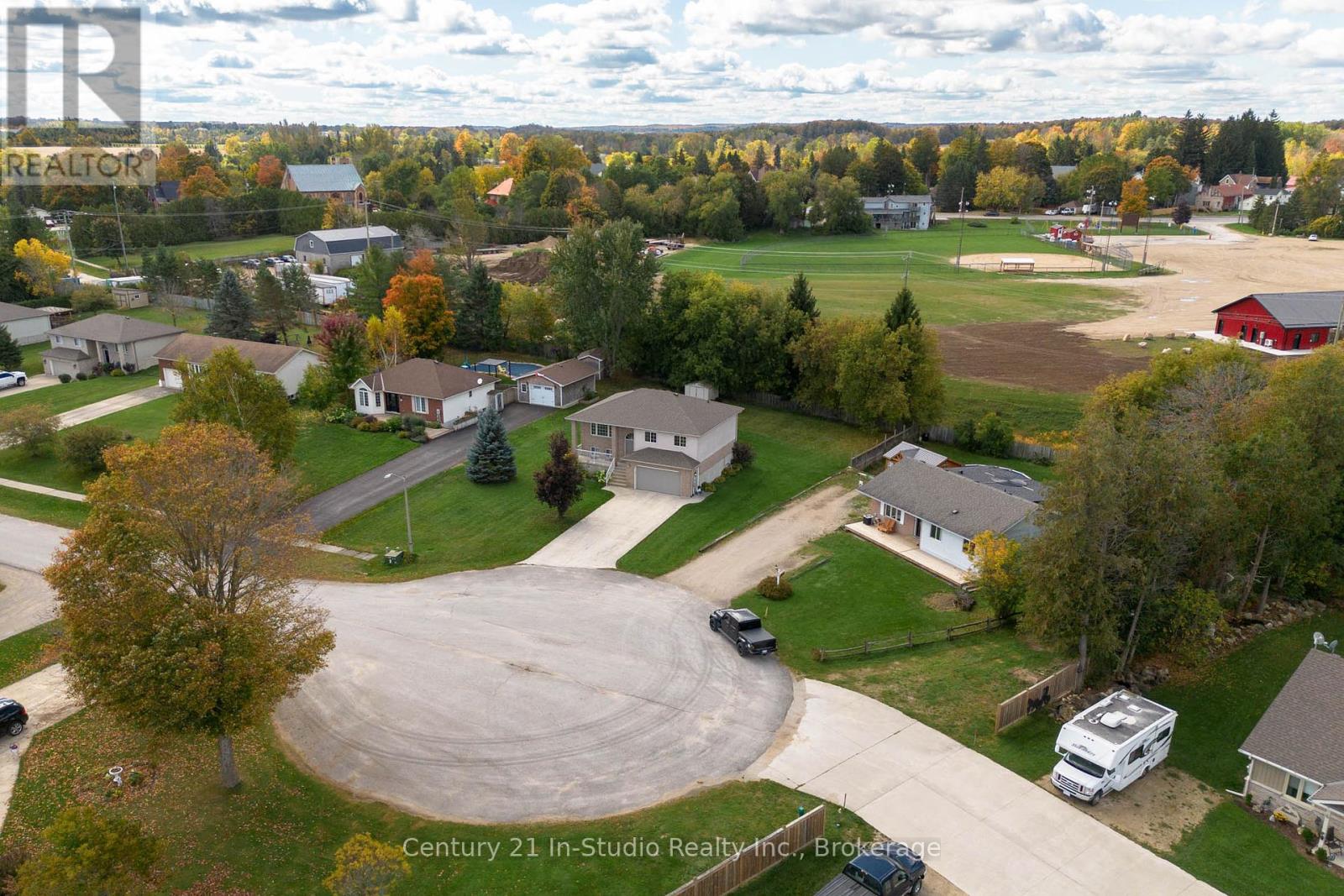 72 Jane Street, Chatsworth, Ontario  N0H 1G0 - Photo 4 - X12458466