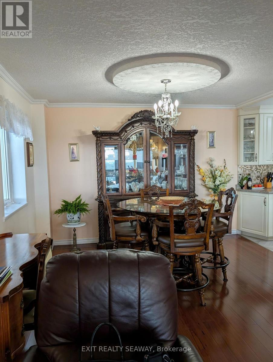 1107 - 308 Second Street E, Cornwall, Ontario  K6H 1Y9 - Photo 12 - X12458499