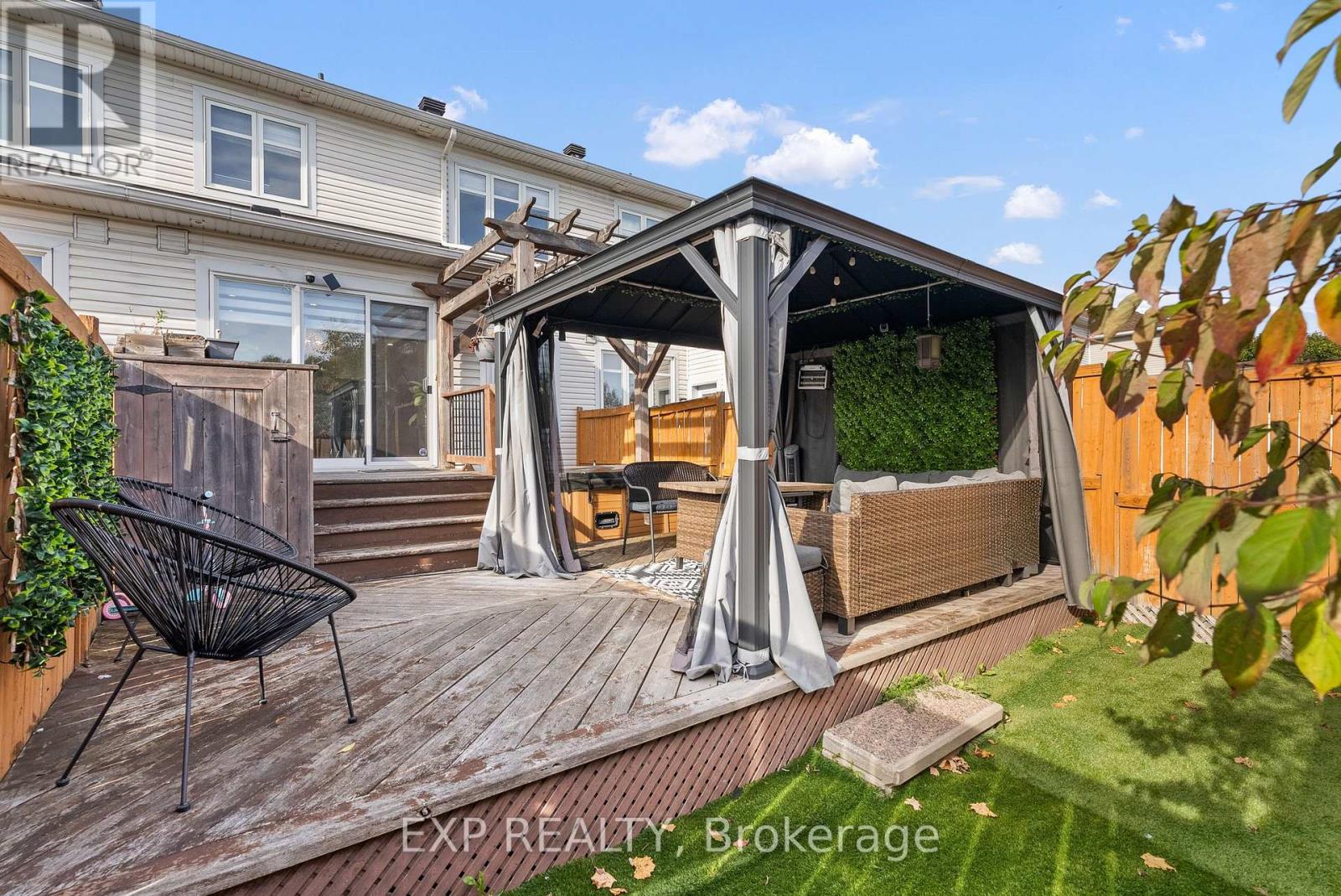 229 Duntroon Circle, Ottawa, Ontario  K1T 4C9 - Photo 32 - X12458190