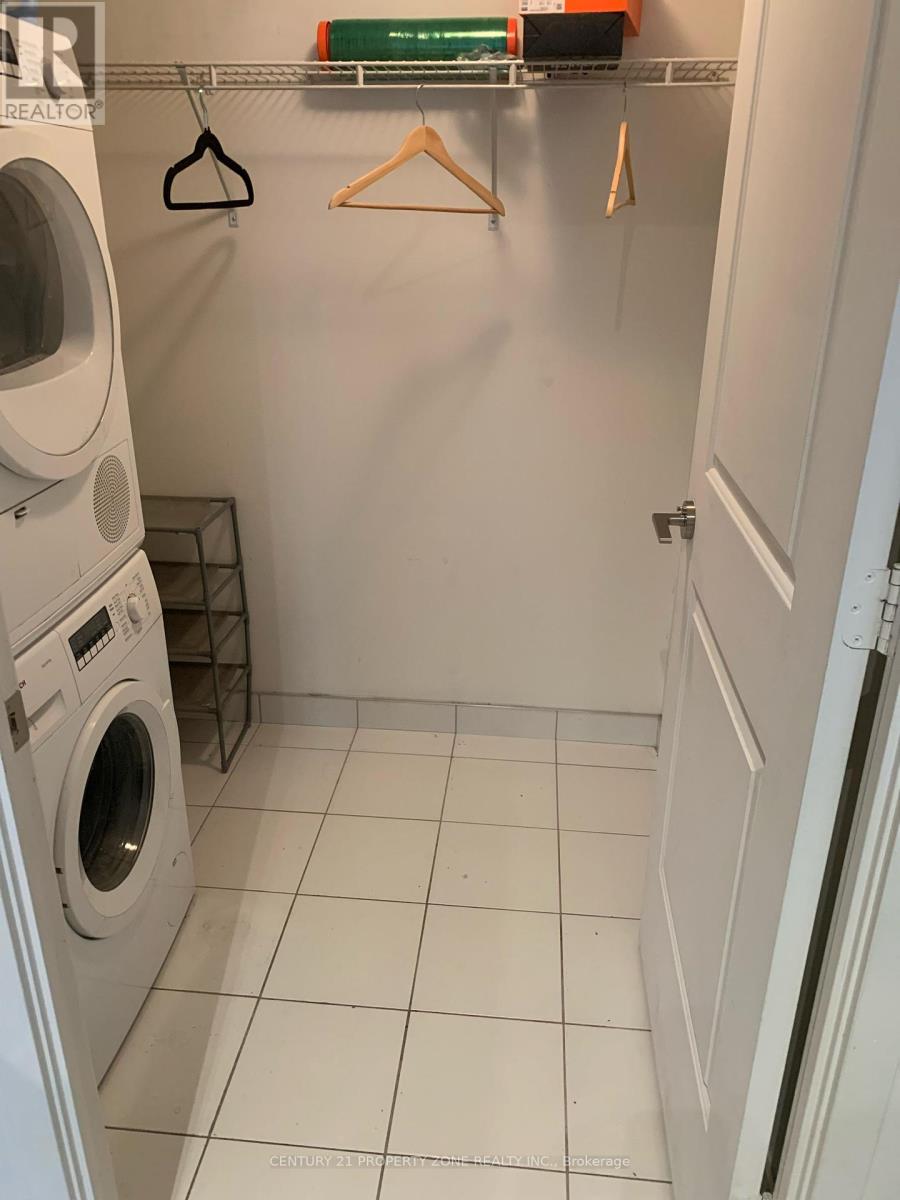 701 - 1 The Esplanade Drive, Toronto, Ontario  M5E 0A8 - Photo 12 - C12458474