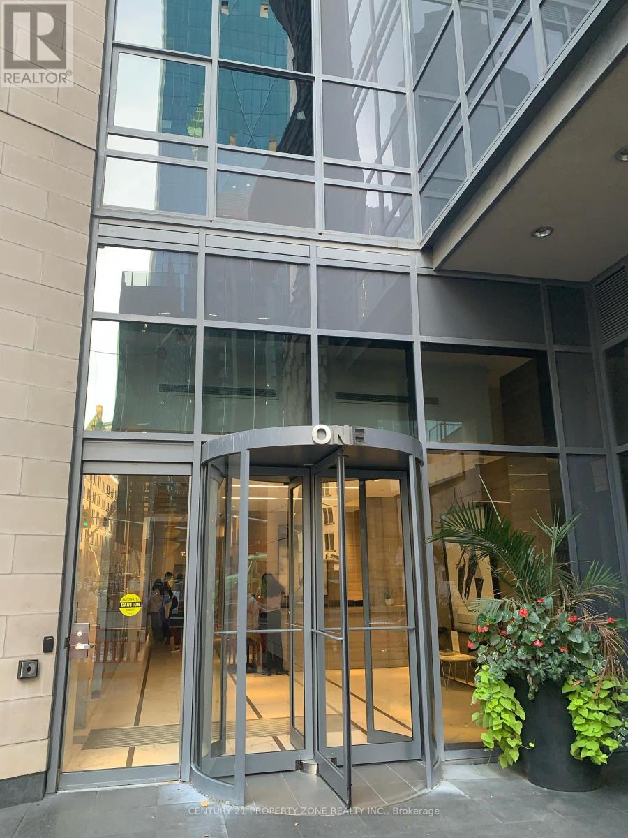 701 - 1 The Esplanade Drive, Toronto, Ontario  M5E 0A8 - Photo 2 - C12458474