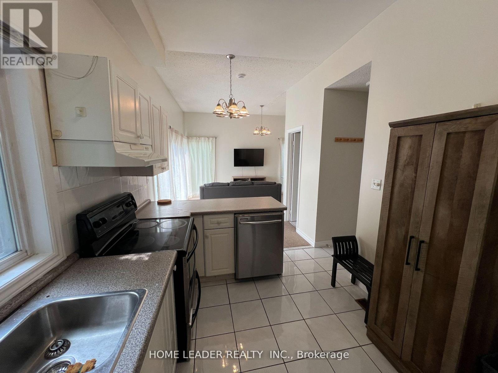 23 Franklin Avenue, Toronto, Ontario  M2N 1B7 - Photo 4 - C12458479