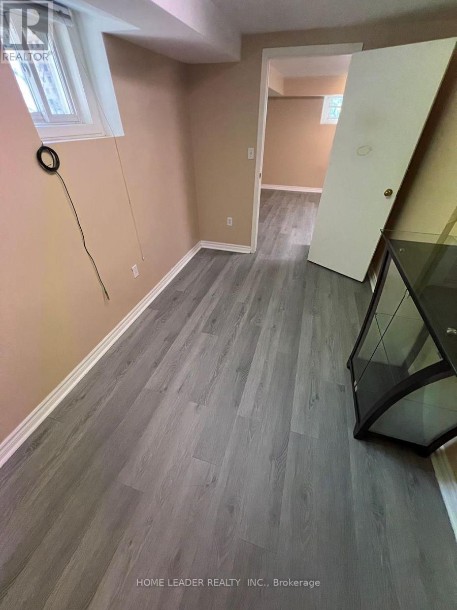 23 Franklin Avenue, Toronto, Ontario  M2N 1B7 - Photo 3 - C12458489